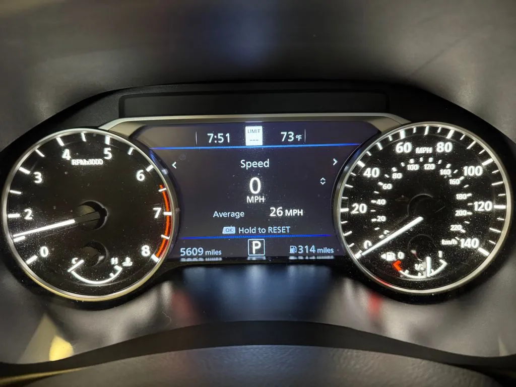 Nissan Altima photo 10