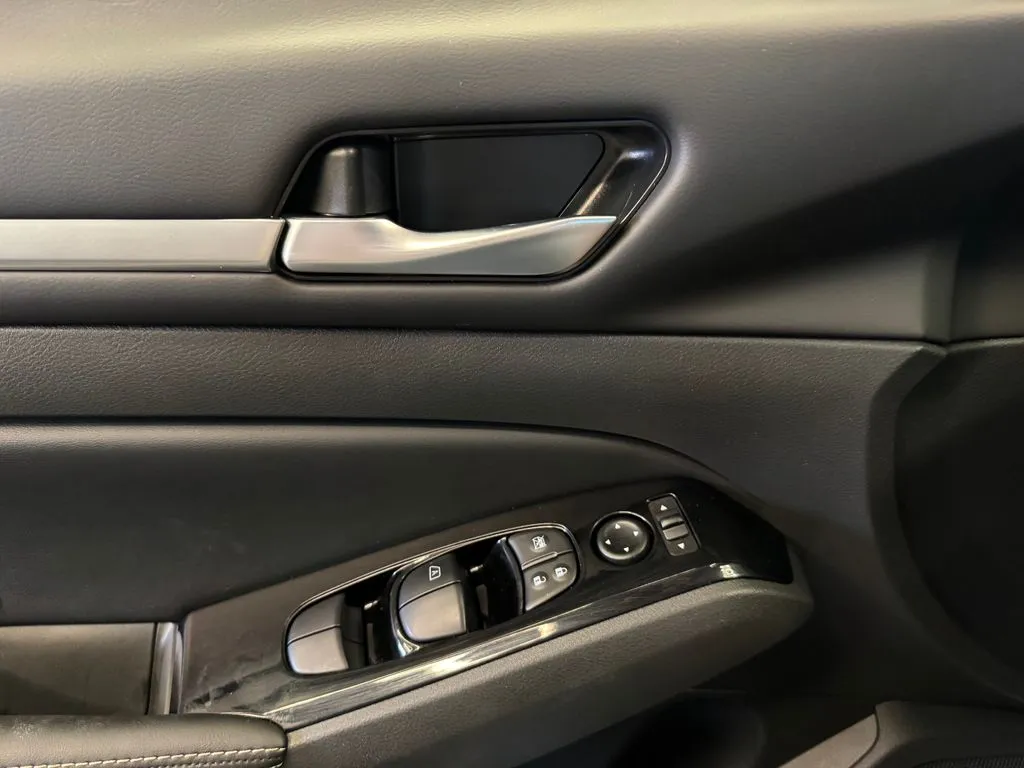 Nissan Altima photo 19