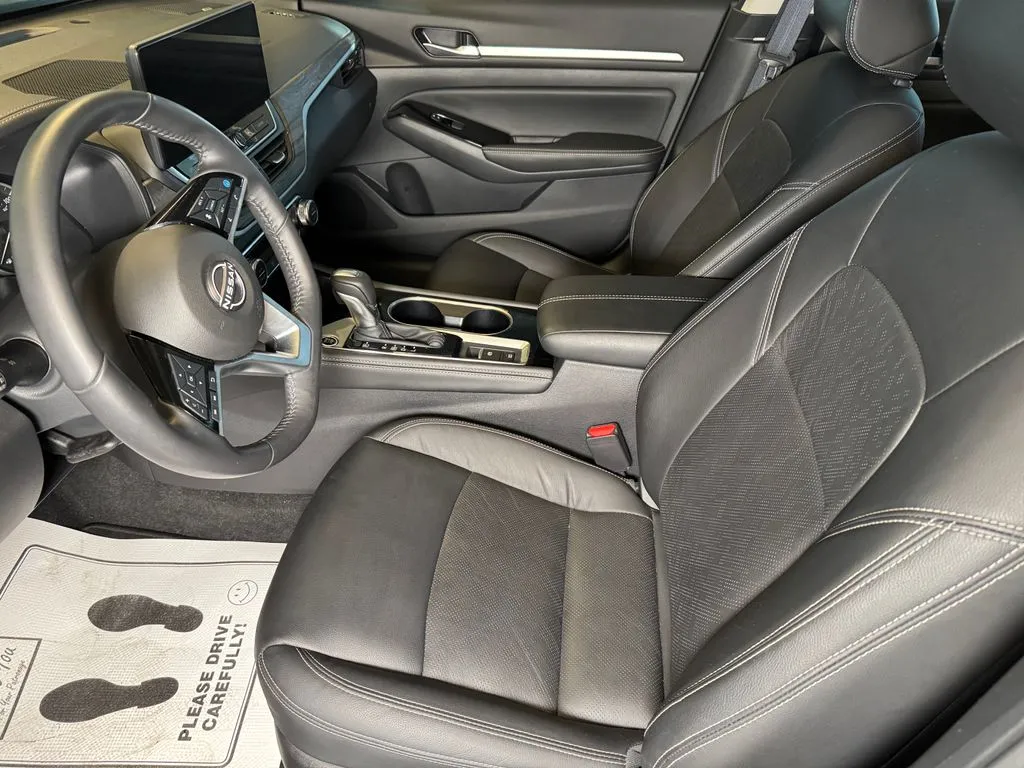 Nissan Altima photo 20