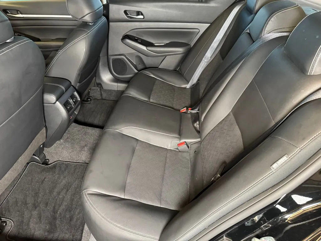 Nissan Altima photo 21
