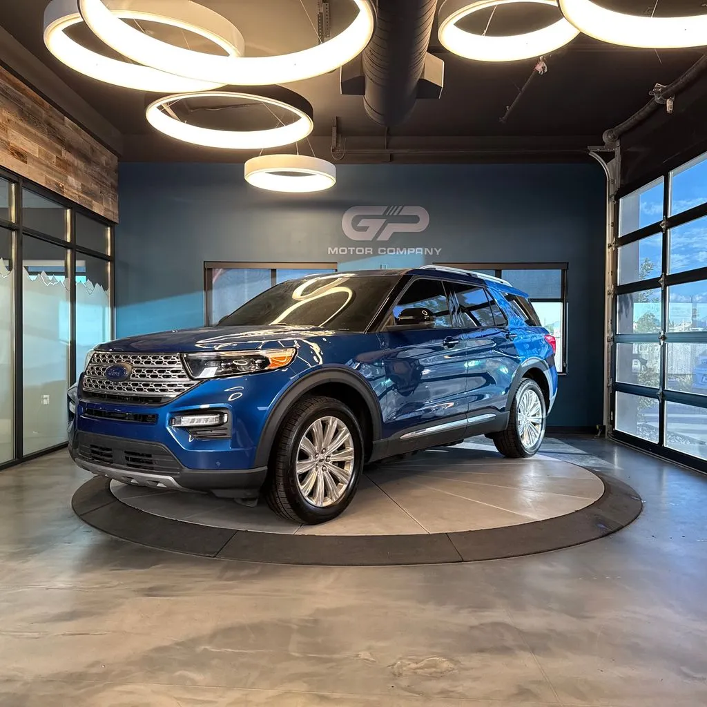 Ford Explorer photo 7