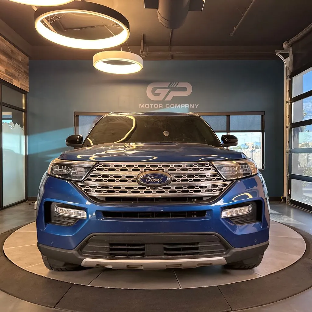 Ford Explorer photo 8