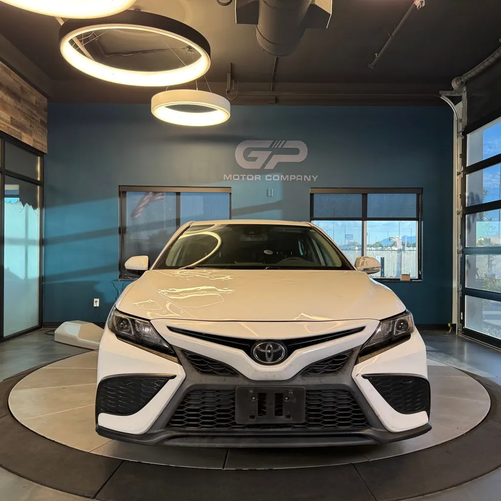 Toyota Camry photo 8