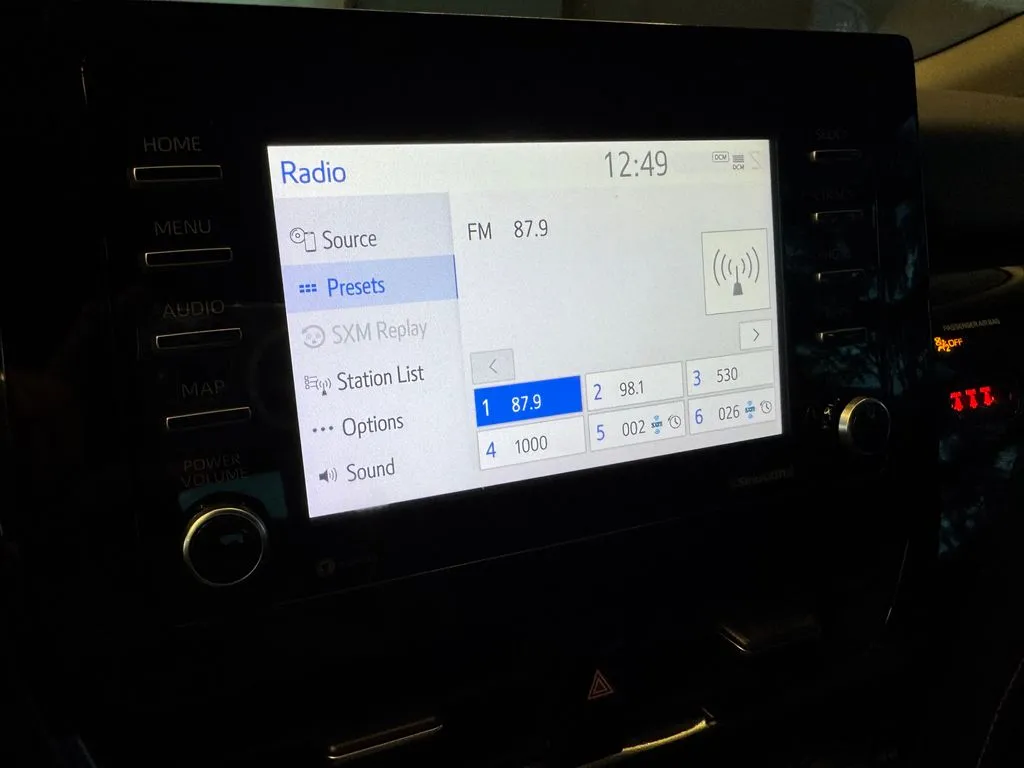 Toyota Camry photo 13