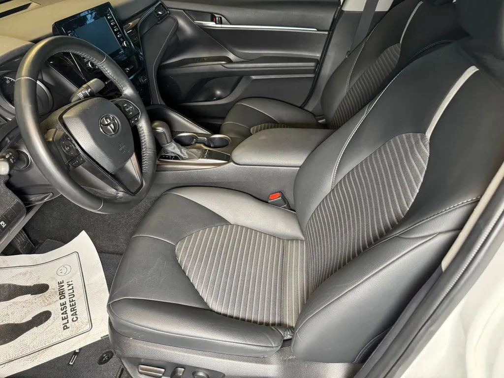 Toyota Camry photo 20