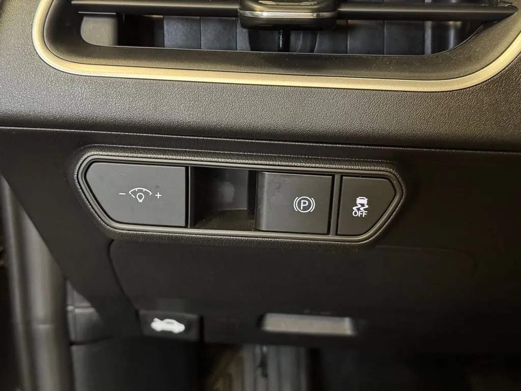 Kia K4 photo 18