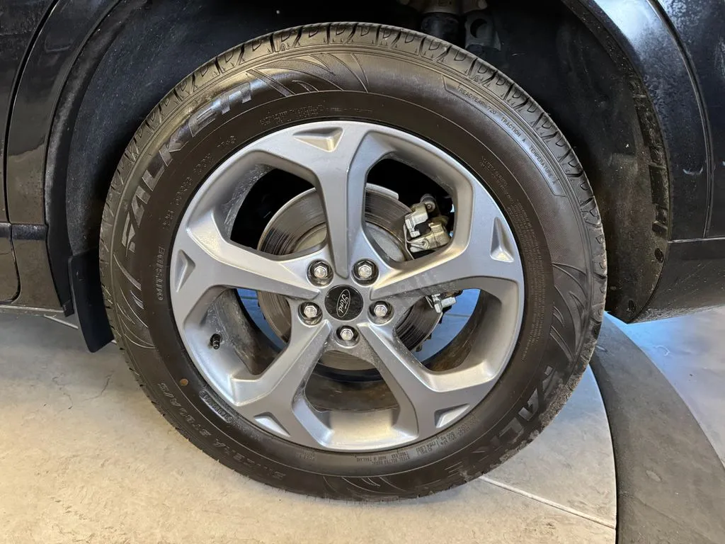 Ford Escape photo 26