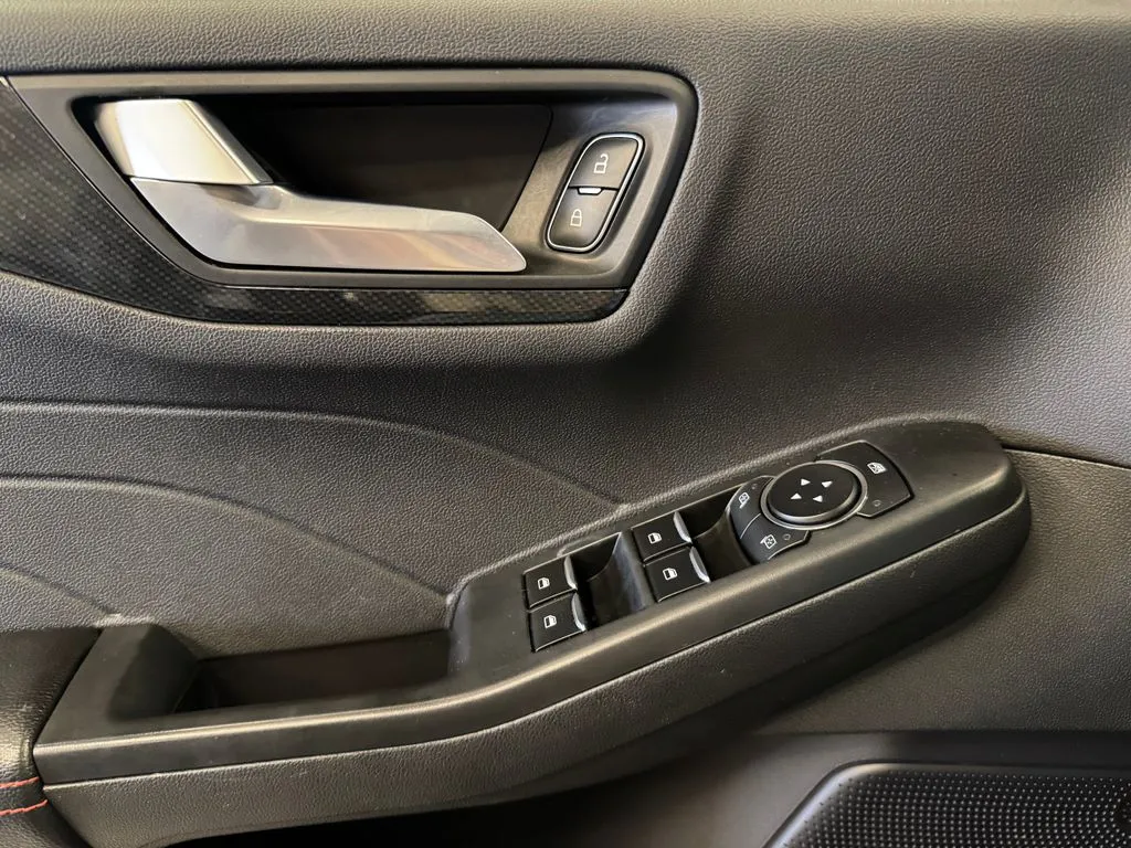 Ford Escape photo 20