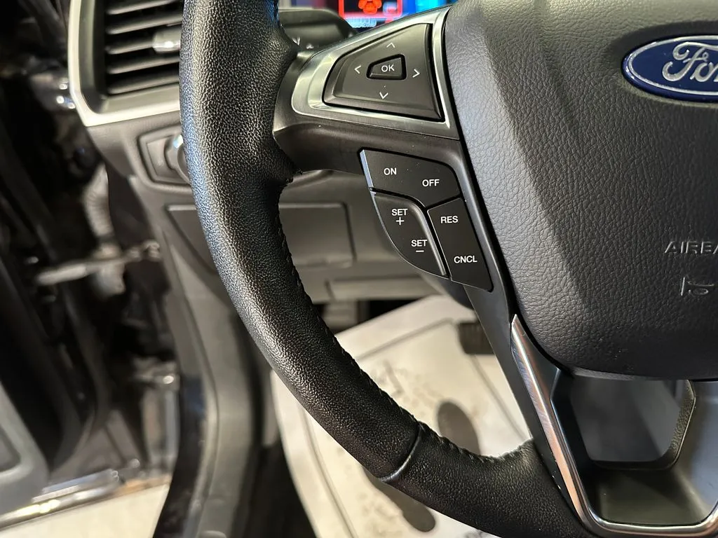Ford Edge photo 11