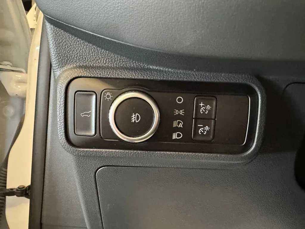 Ford Explorer photo 18