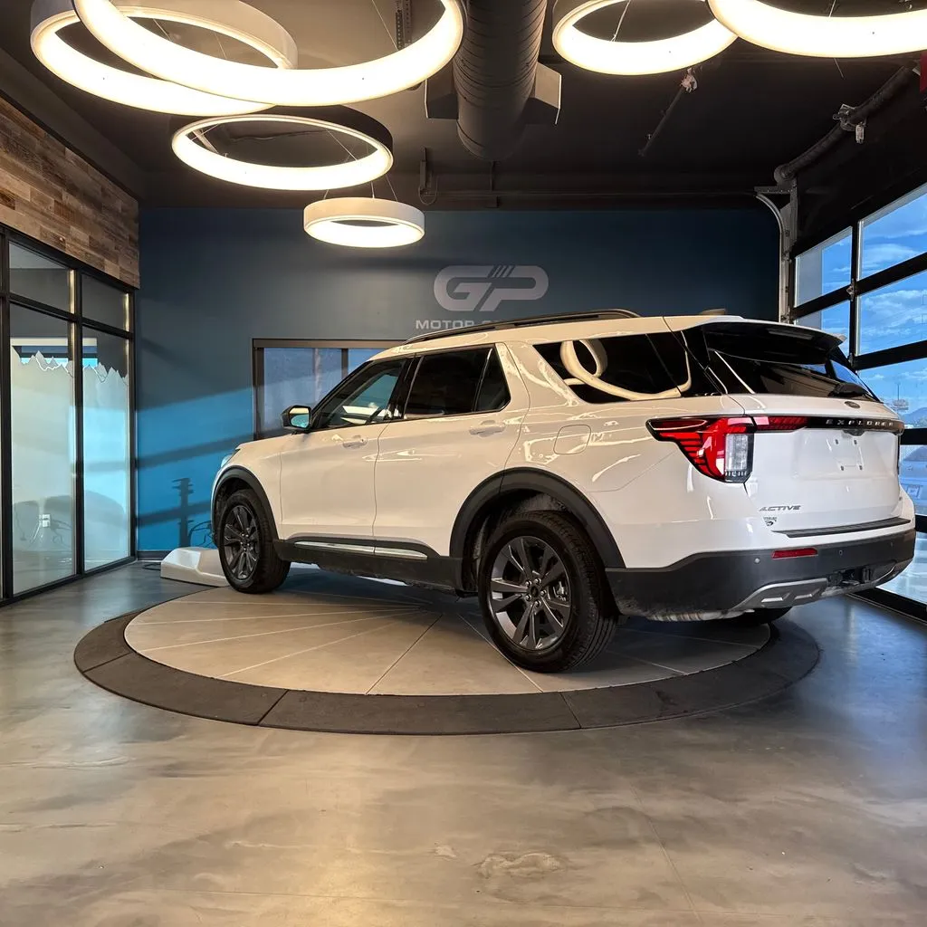 Ford Explorer photo 5