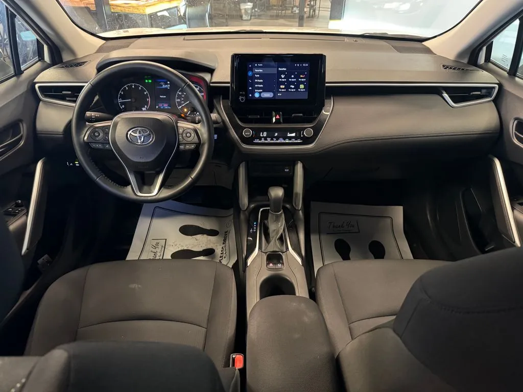 Toyota Corolla Cross photo 9