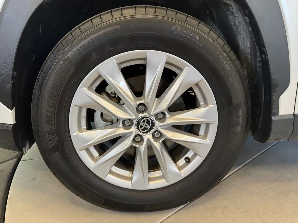 Toyota Corolla Cross photo 25