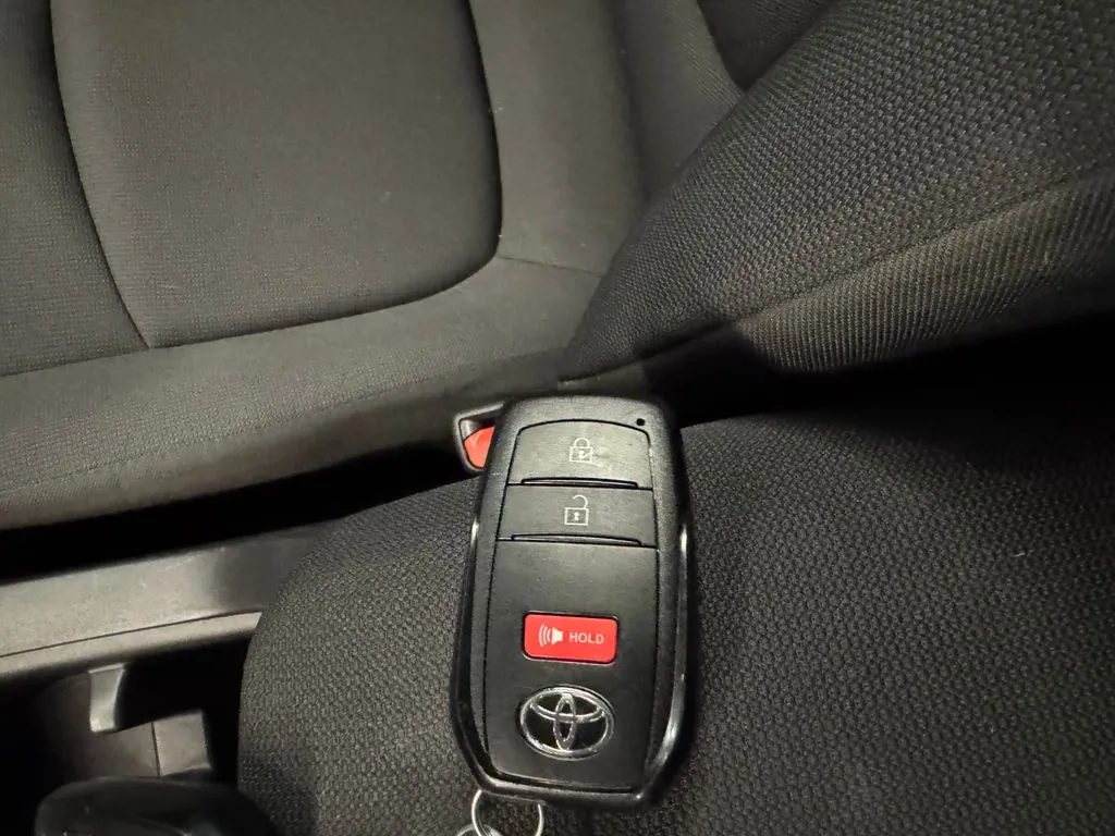 Toyota Corolla Cross photo 17