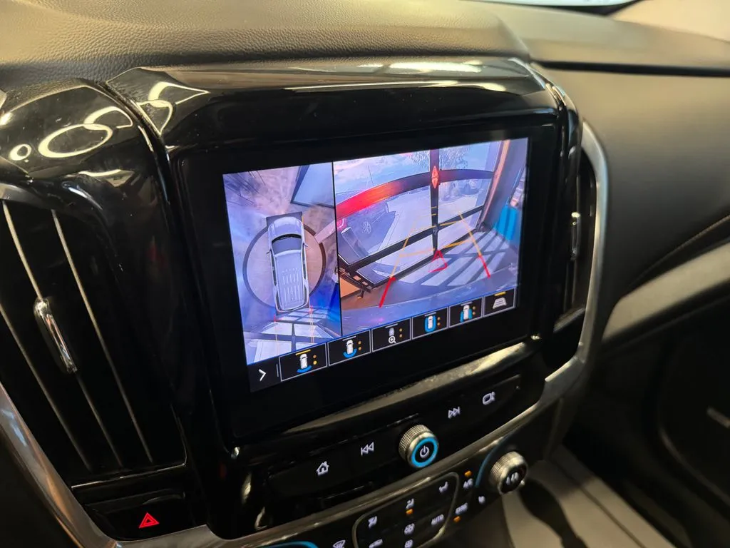 Chevrolet Traverse photo 14