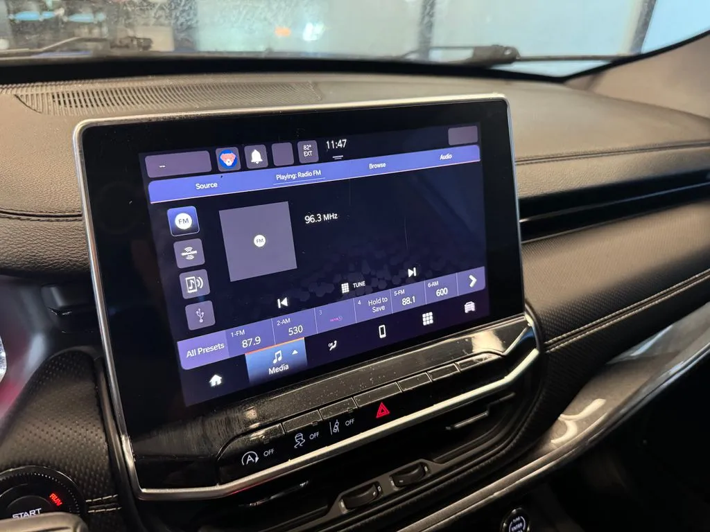 Jeep Compass photo 13