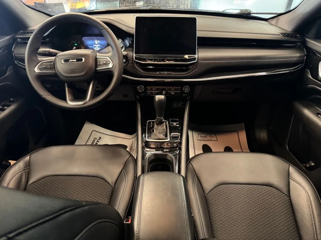 Jeep Compass photo 9