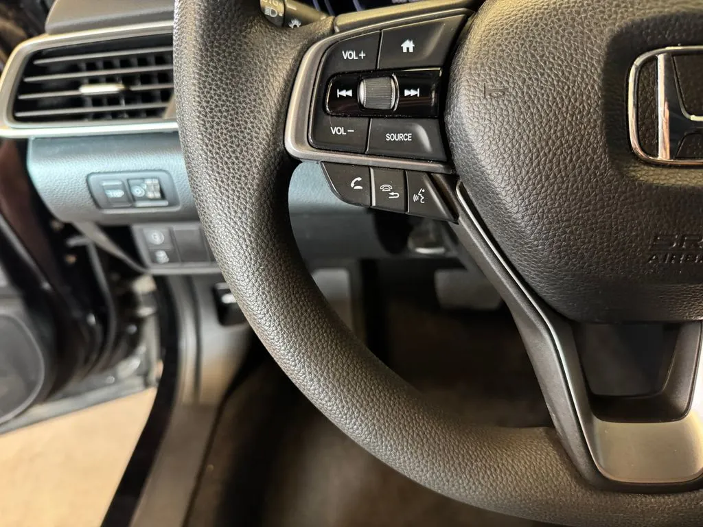 Honda Accord photo 11