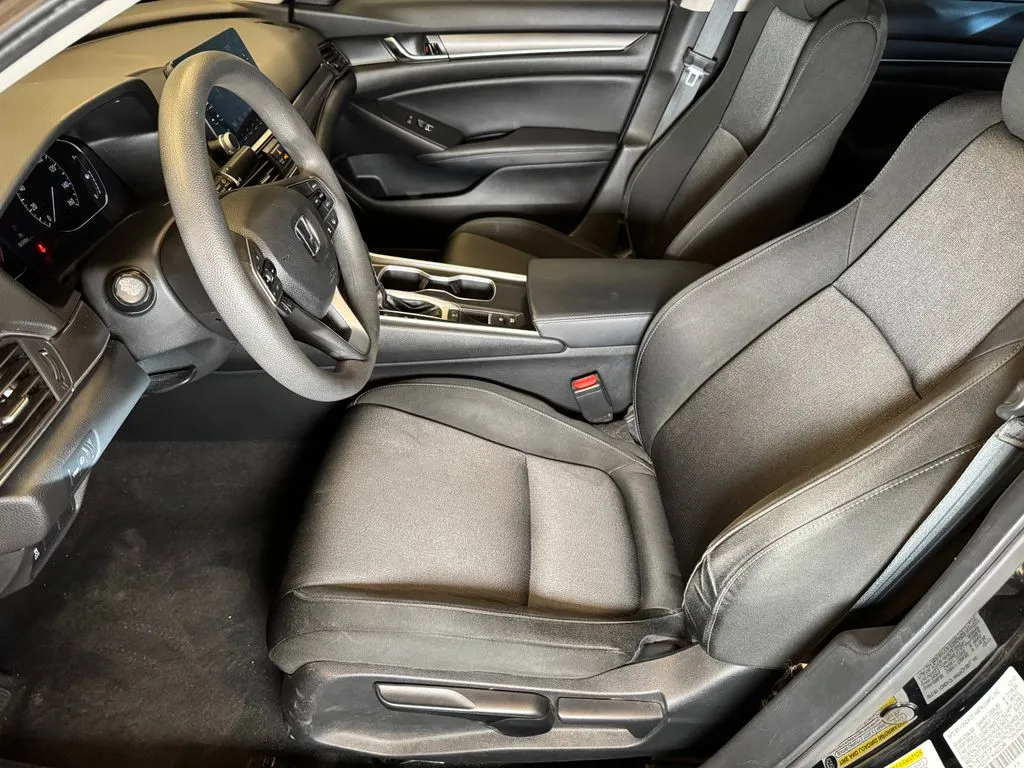 Honda Accord photo 20