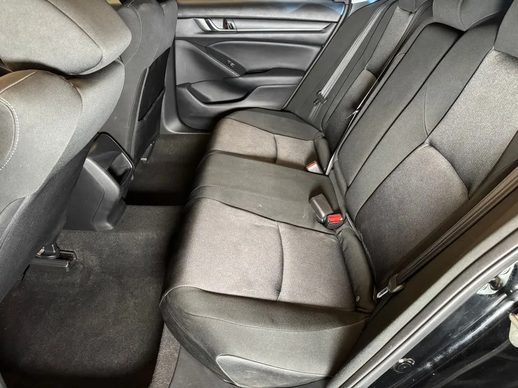 Honda Accord photo 21