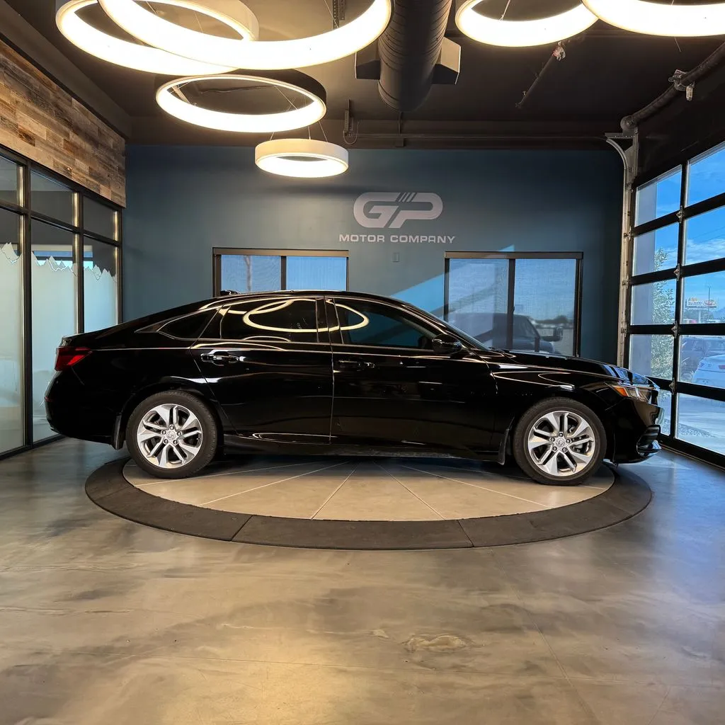 Honda Accord photo 2