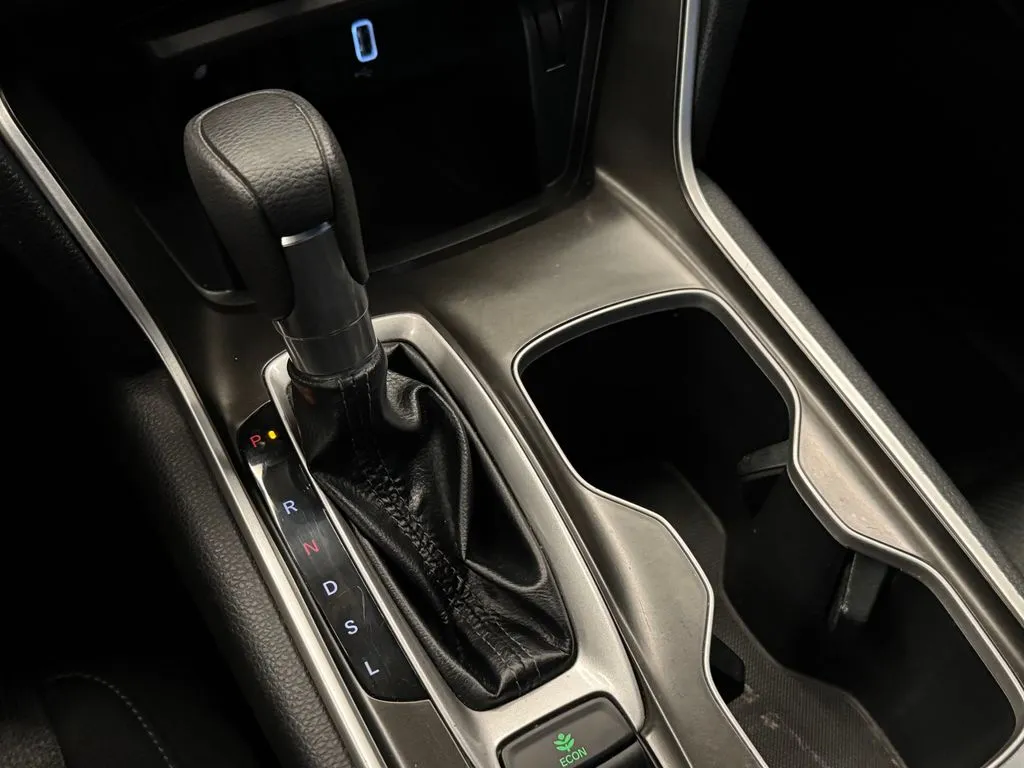 Honda Accord photo 16