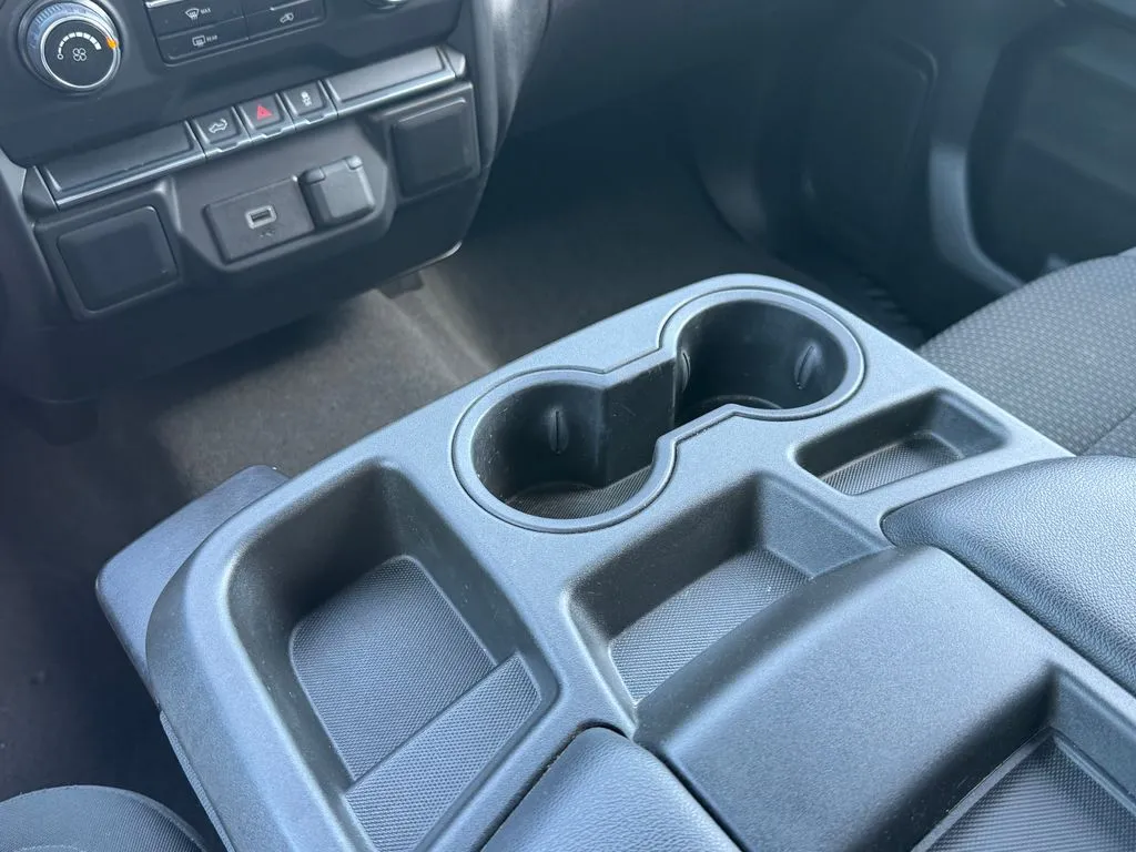 Chevrolet Silverado photo 18