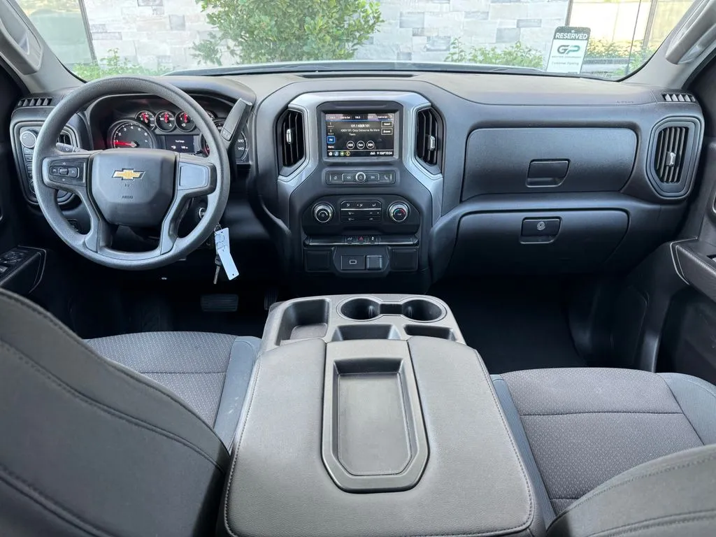 Chevrolet Silverado photo 12