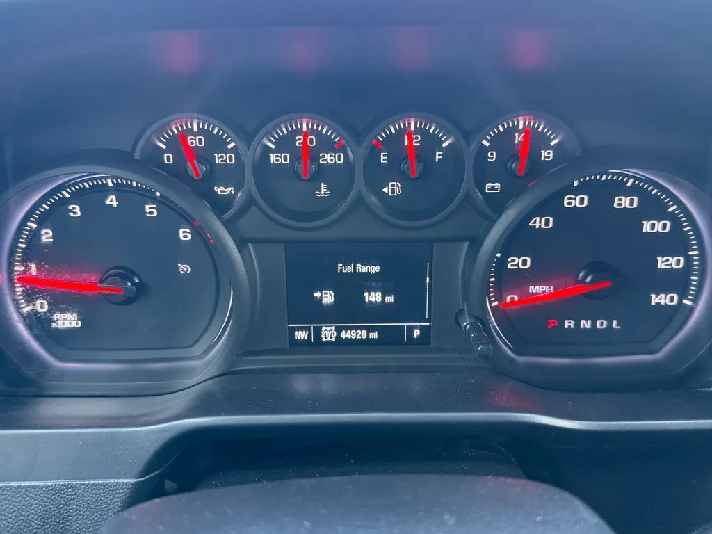 Chevrolet Silverado photo 13