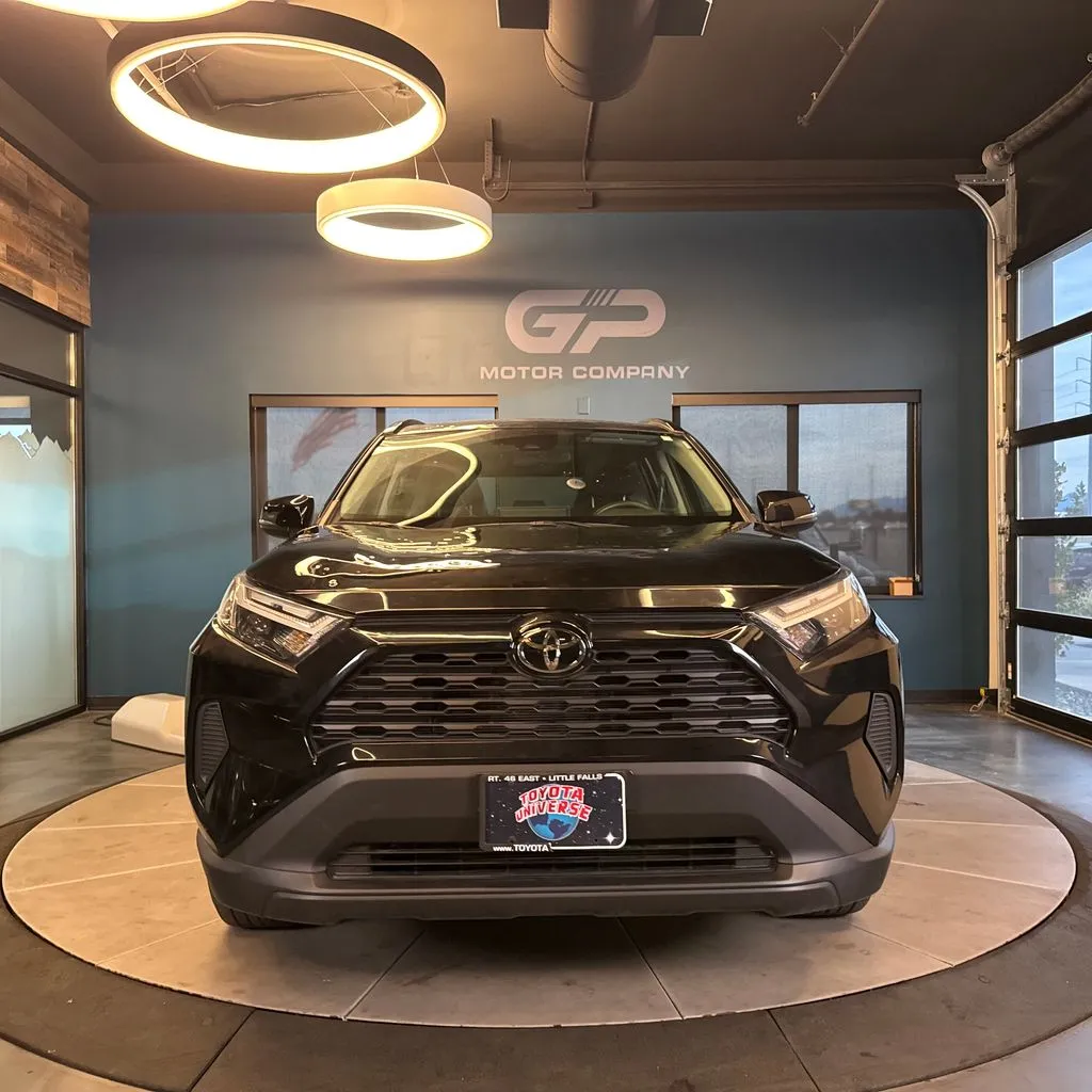Toyota RAV4 photo 8