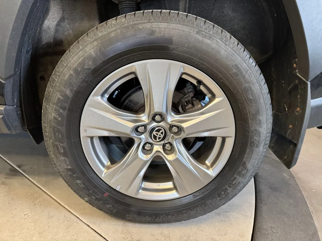 Toyota RAV4 photo 26