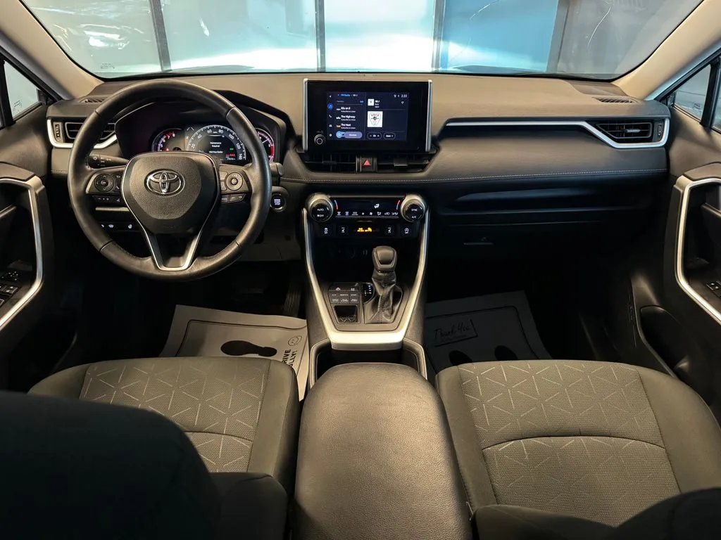Toyota RAV4 photo 9