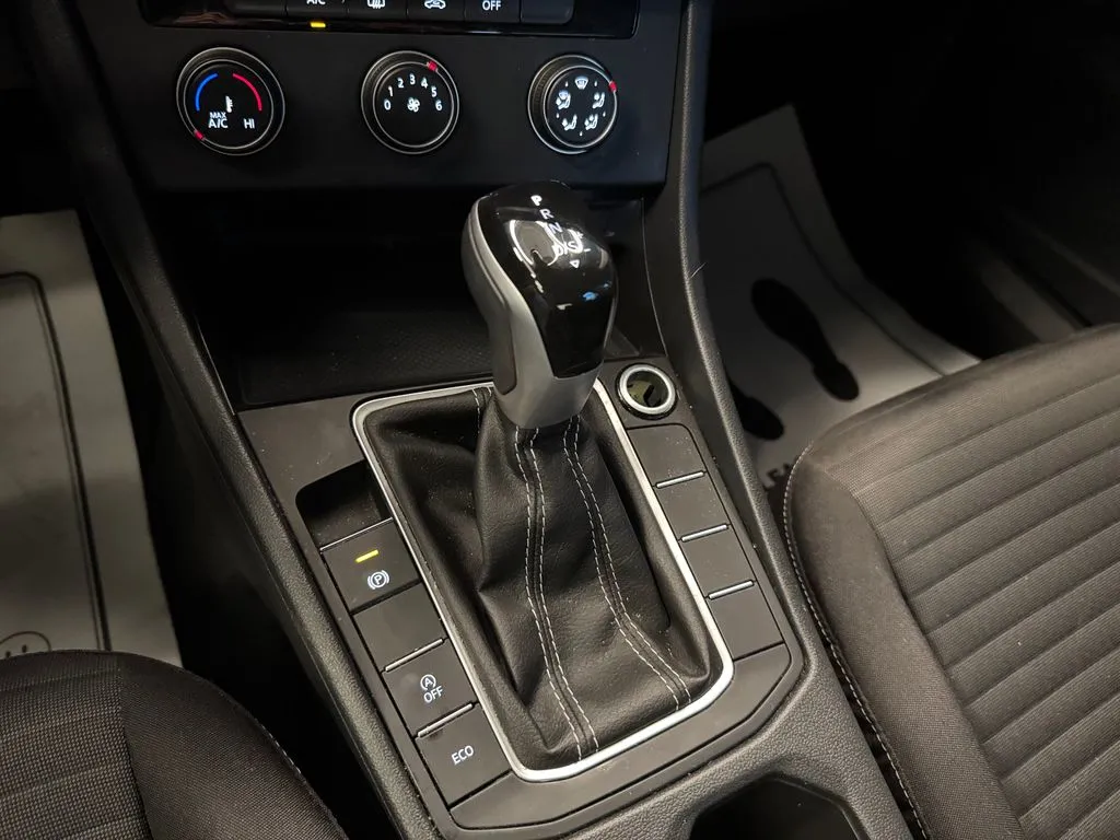 Volkswagen Jetta photo 16