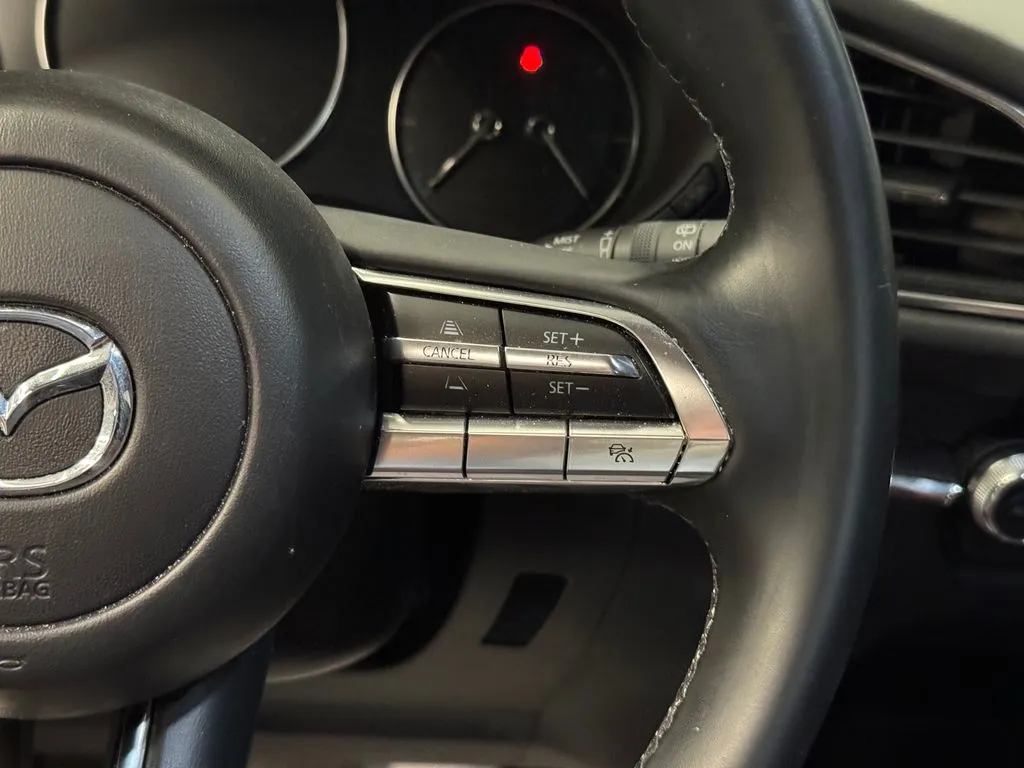 Mazda CX-30 photo 12