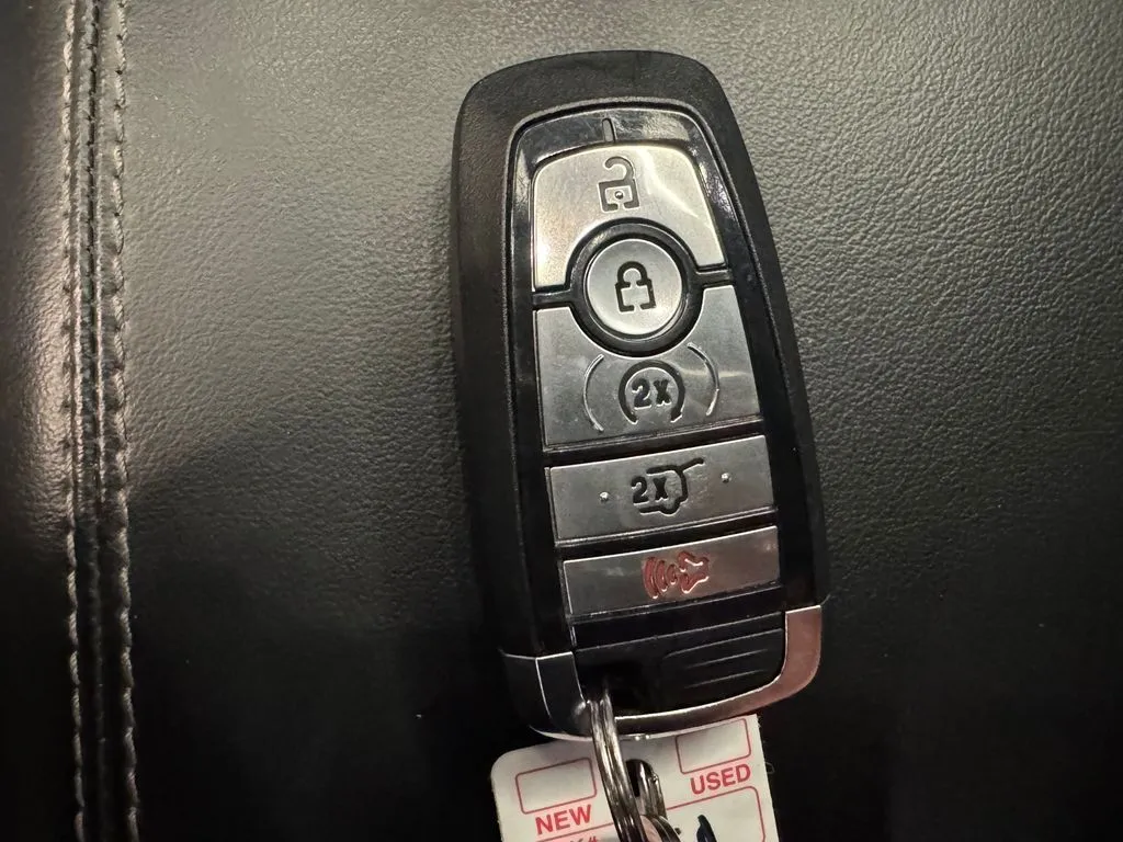 Ford Explorer photo 17