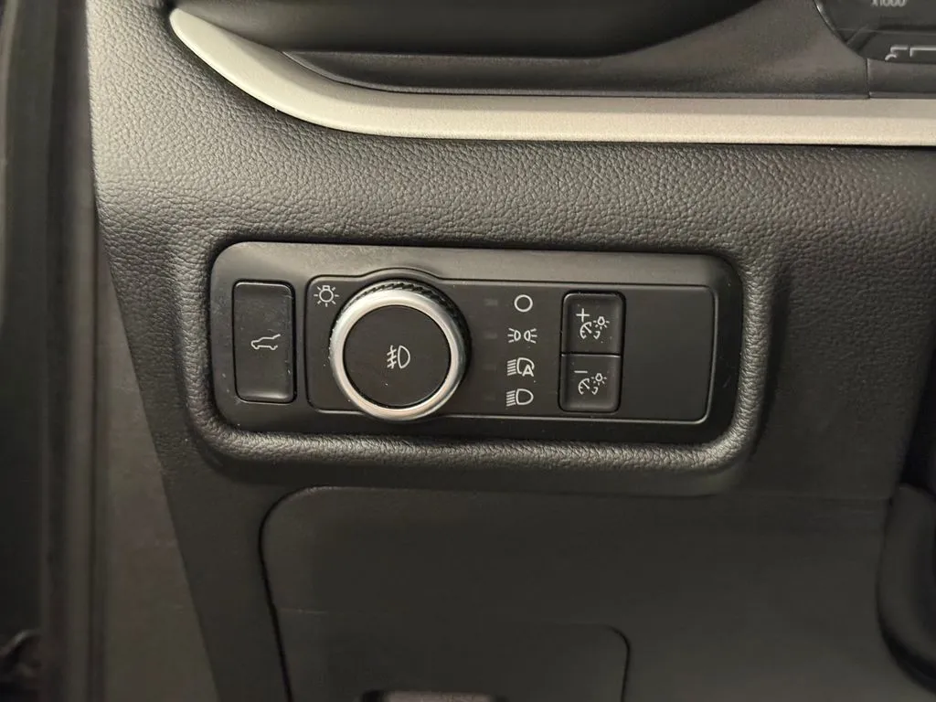 Ford Explorer photo 18