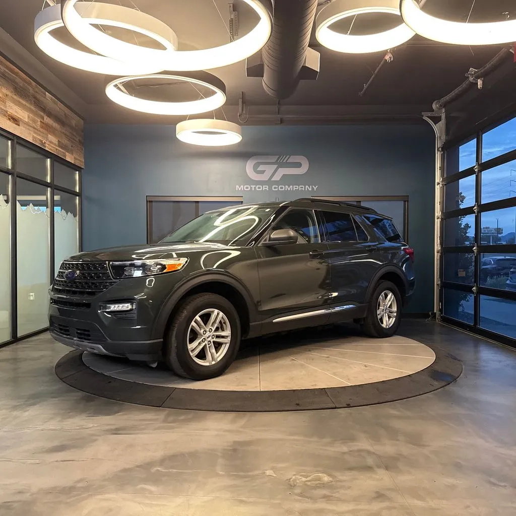 Ford Explorer photo 7