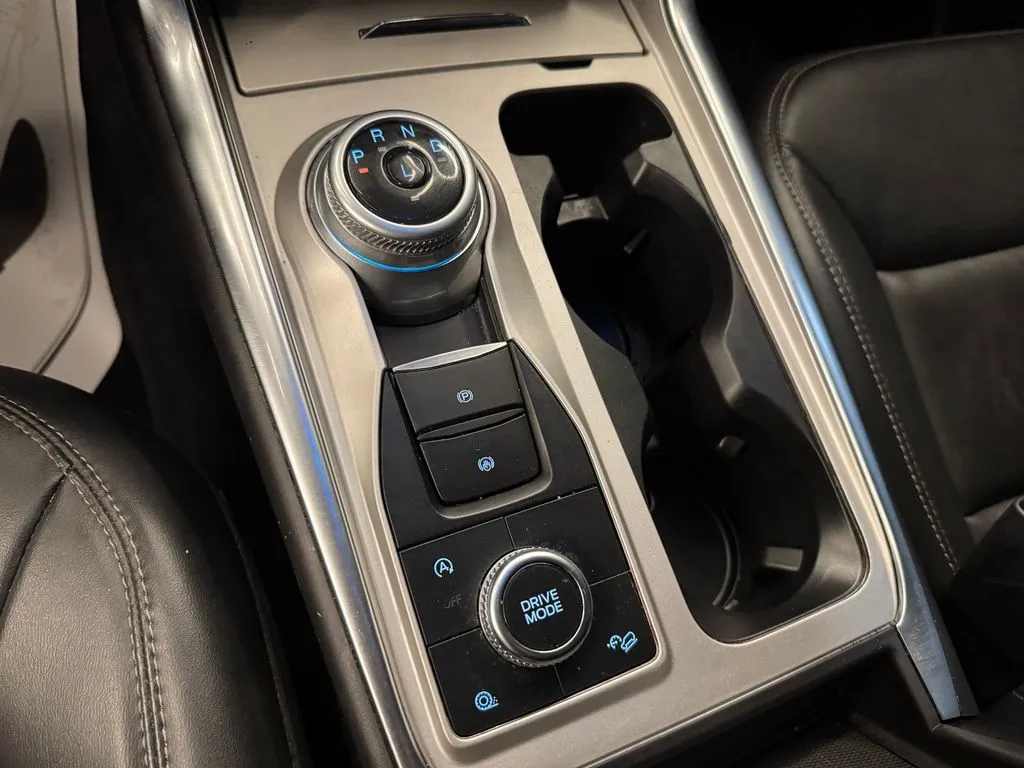 Ford Explorer photo 16