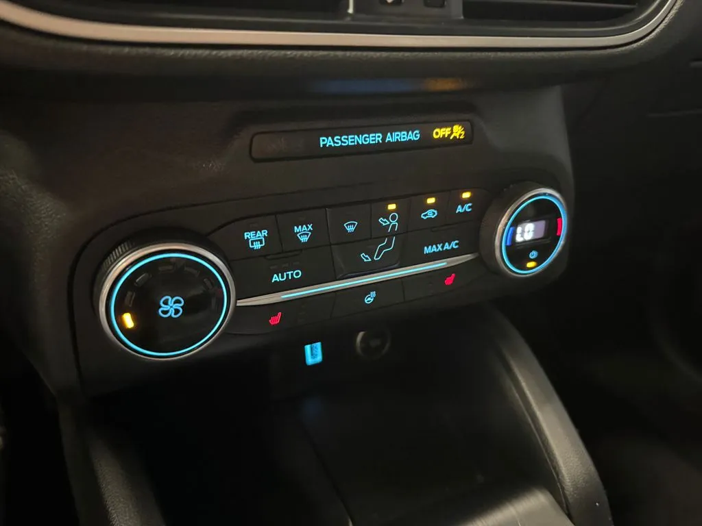 Ford Escape photo 15
