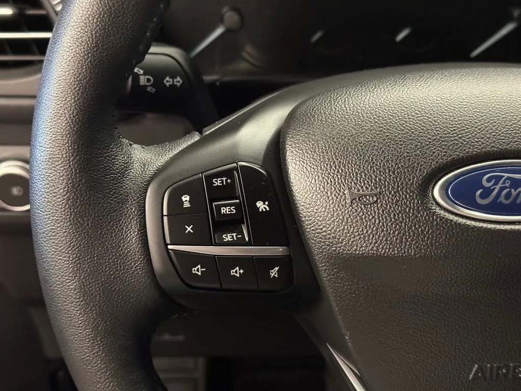 Ford Escape photo 11