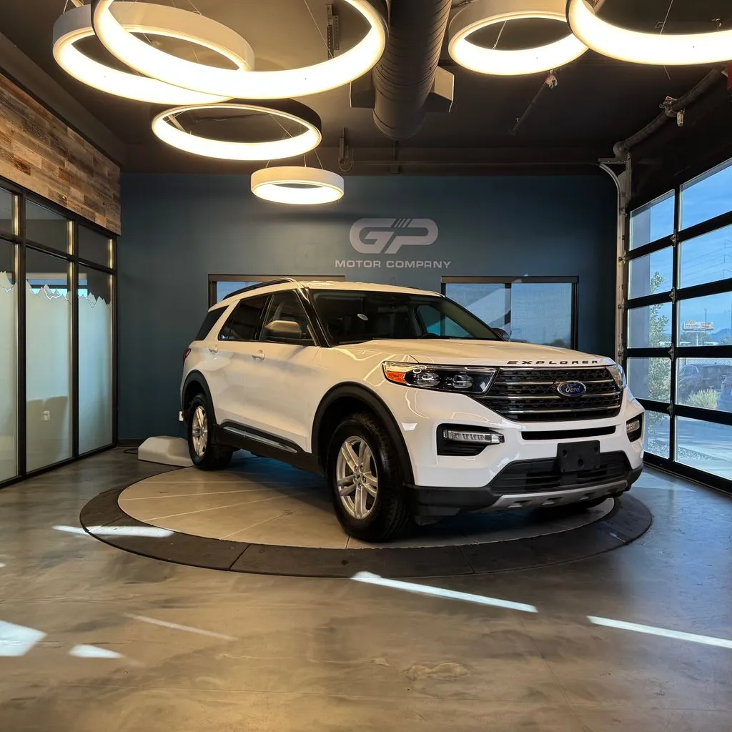 White 2023 Ford Explorer XLT for sale in Kaysville, UT