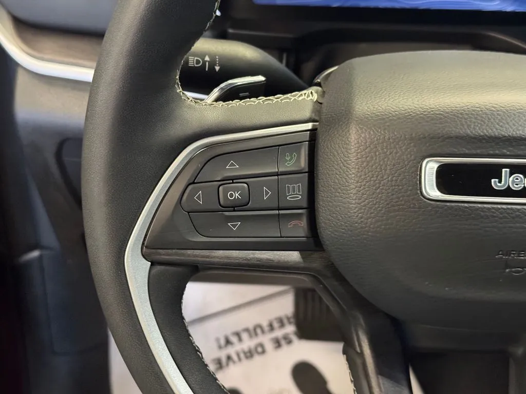 Jeep Grand Cherokee photo 11