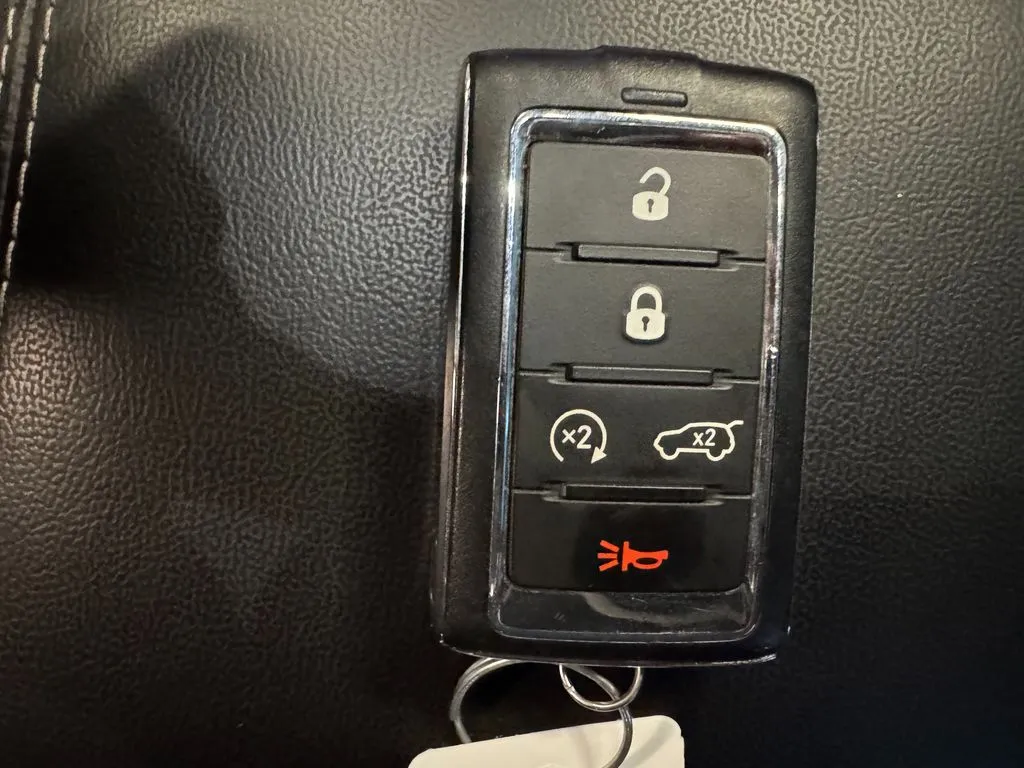 Jeep Grand Cherokee photo 17
