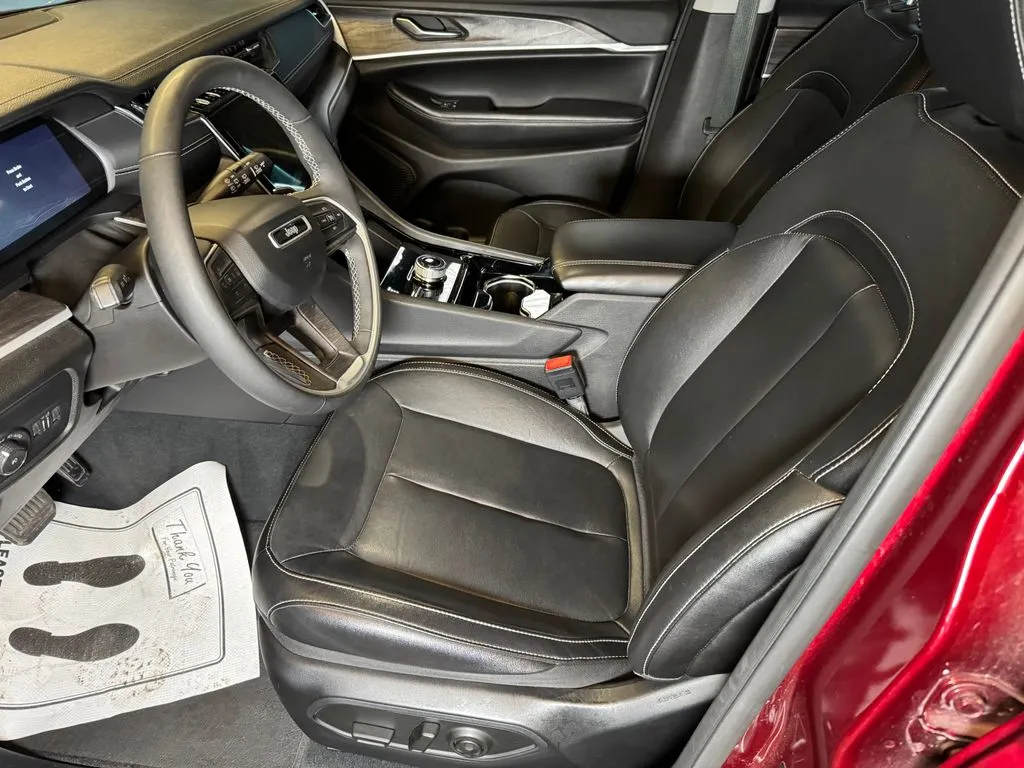 Jeep Grand Cherokee photo 20