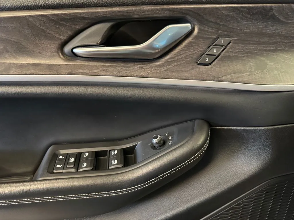 Jeep Grand Cherokee photo 19