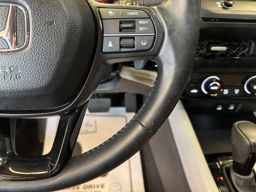 Honda Accord photo 12