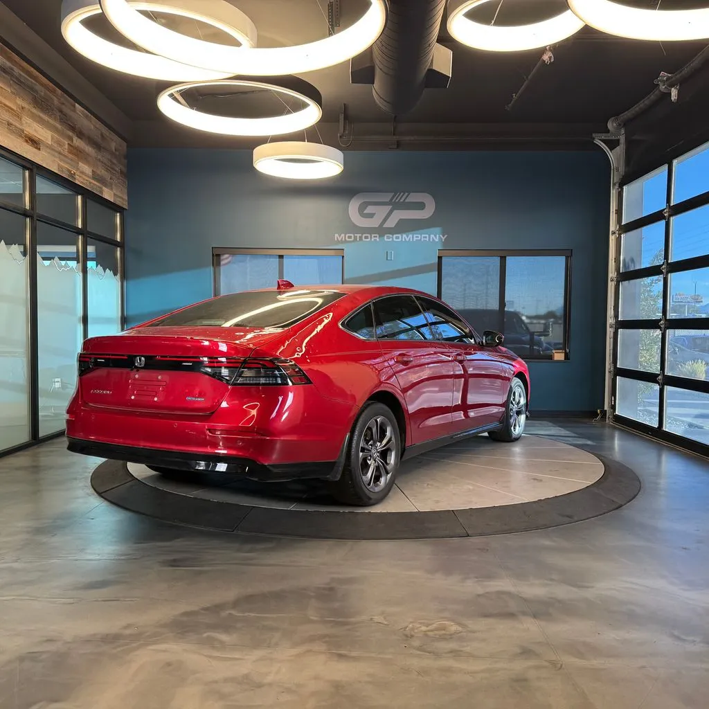 Honda Accord photo 3