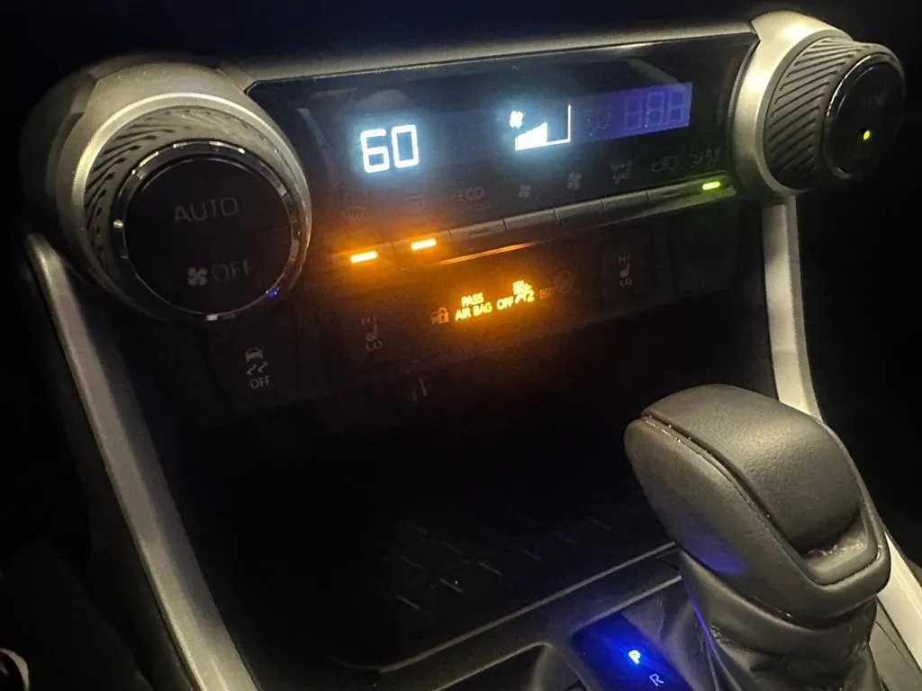 Toyota RAV4 photo 15