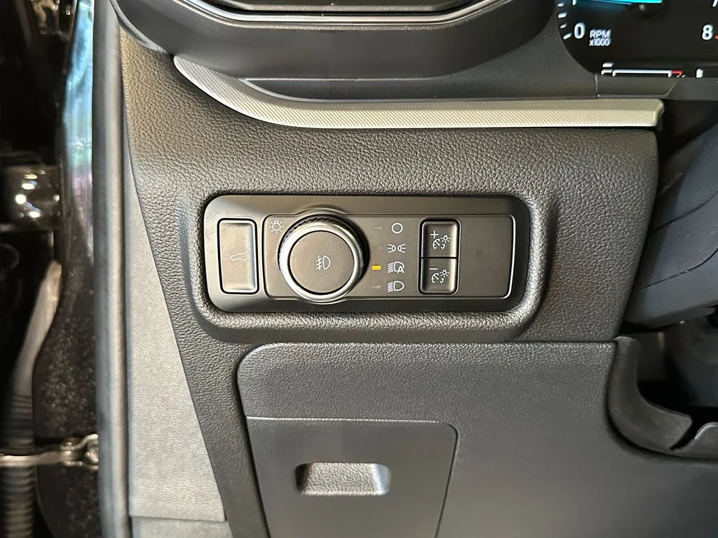 Ford Explorer photo 18