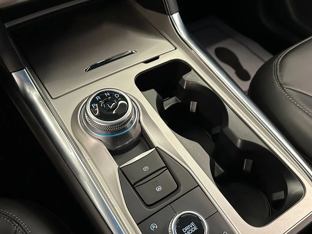 Ford Explorer photo 16